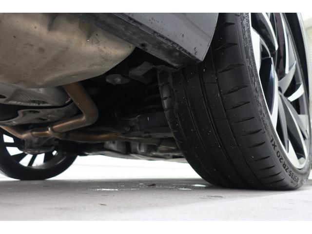 アルテオン ＴＳＩ　４モーション　Ｒラインアドバンス　ワンオーナー　パノラマスライディングルーフ　革シート　純正ナビ　バックカメラ　ＨａｒｍａｎＫａｒｄｏｎプレミアムサウンド　２０インチ純正ホイール　ＬＥＤヘッドランプ　シートヒーター　記録簿　禁煙車（65枚目）