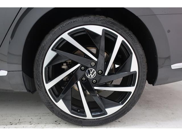 アルテオン ＴＳＩ　４モーション　Ｒラインアドバンス　ワンオーナー　パノラマスライディングルーフ　革シート　純正ナビ　バックカメラ　ＨａｒｍａｎＫａｒｄｏｎプレミアムサウンド　２０インチ純正ホイール　ＬＥＤヘッドランプ　シートヒーター　記録簿　禁煙車（69枚目）