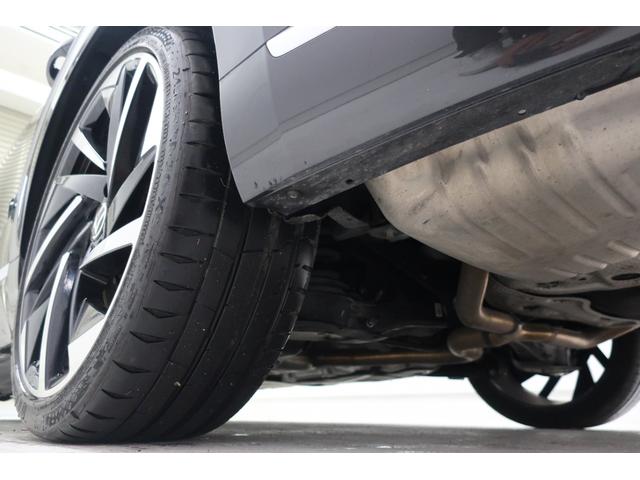 アルテオン ＴＳＩ　４モーション　Ｒラインアドバンス　ワンオーナー　パノラマスライディングルーフ　革シート　純正ナビ　バックカメラ　ＨａｒｍａｎＫａｒｄｏｎプレミアムサウンド　２０インチ純正ホイール　ＬＥＤヘッドランプ　シートヒーター　記録簿　禁煙車（70枚目）