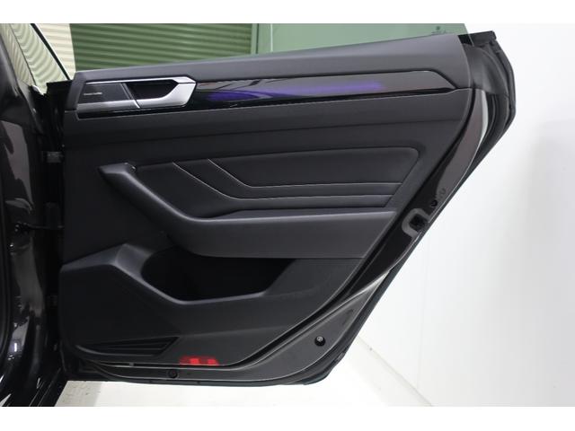 アルテオン ＴＳＩ　４モーション　Ｒラインアドバンス　ワンオーナー　パノラマスライディングルーフ　革シート　純正ナビ　バックカメラ　ＨａｒｍａｎＫａｒｄｏｎプレミアムサウンド　２０インチ純正ホイール　ＬＥＤヘッドランプ　シートヒーター　記録簿　禁煙車（73枚目）