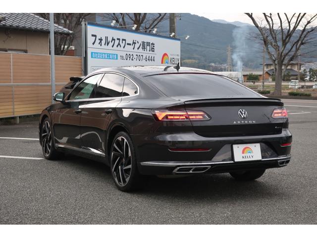 アルテオン ＴＳＩ　４モーション　Ｒラインアドバンス　ワンオーナー　パノラマスライディングルーフ　革シート　純正ナビ　バックカメラ　ＨａｒｍａｎＫａｒｄｏｎプレミアムサウンド　２０インチ純正ホイール　ＬＥＤヘッドランプ　シートヒーター　記録簿　禁煙車（77枚目）