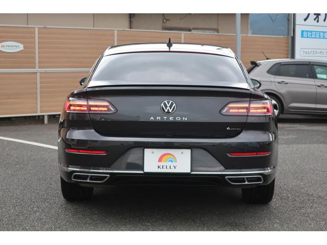 アルテオン ＴＳＩ　４モーション　Ｒラインアドバンス　ワンオーナー　パノラマスライディングルーフ　革シート　純正ナビ　バックカメラ　ＨａｒｍａｎＫａｒｄｏｎプレミアムサウンド　２０インチ純正ホイール　ＬＥＤヘッドランプ　シートヒーター　記録簿　禁煙車（78枚目）