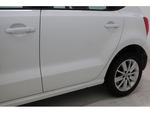 �t�H���N�X���[�Q���́A���x�������̃h�C�c�A�A�E�g�o�[���œO��I�ɒb��������Ă��܂����B������ł̈��|�I�Ȉ��萫�ƗD�ꂽ���s���\�́A�ߍ��Ȋ��Ő��܂ꂽ�u�v�Ԃ����E���̃h���C�o�[�ɑI�΂�闝�R�ł��B