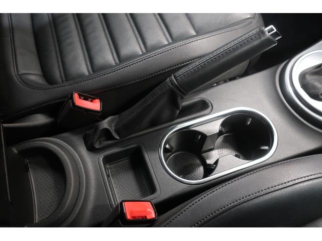 ザ・ビートル デザイン　ワンオーナー　純正ナビＴＶ　バックカメラ　黒革シート　シートヒーター　ブラインドスポットディテクション　保証書　スペアキー　禁煙車　ＥＴＣ　ＵＳＢ接続ケーブル　オートライト　クルーズコントロール（19枚目）