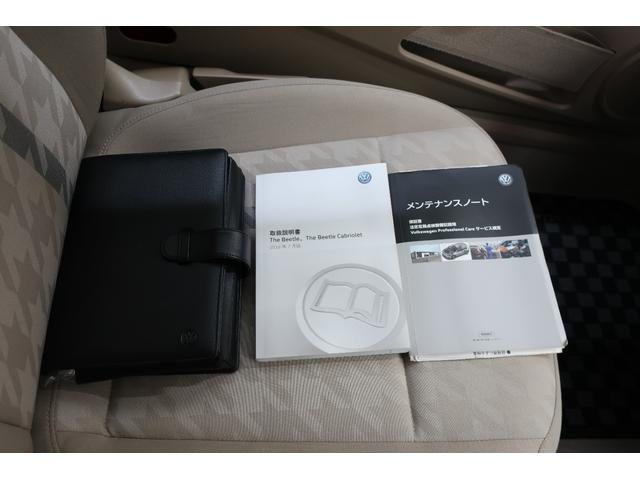 ザ・ビートル デザイン　ブラインドスポットディテクション　ＨＩＤヘッドランプ　純正ナビＴＶ　バックカメラ　ＥＴＣ　前後ドライブレコーダー　１６インチ純正ホイール　記録簿　スペアキー　禁煙車　スマートキー　プッシュスタート（12枚目）