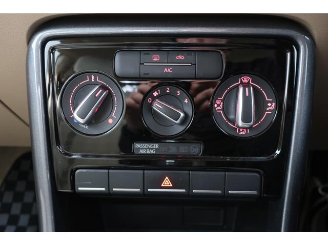 ザ・ビートル デザイン　ブラインドスポットディテクション　ＨＩＤヘッドランプ　純正ナビＴＶ　バックカメラ　ＥＴＣ　前後ドライブレコーダー　１６インチ純正ホイール　記録簿　スペアキー　禁煙車　スマートキー　プッシュスタート（20枚目）