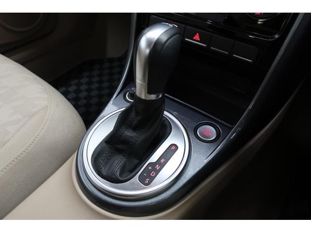 ザ・ビートル デザイン　ブラインドスポットディテクション　ＨＩＤヘッドランプ　純正ナビＴＶ　バックカメラ　ＥＴＣ　前後ドライブレコーダー　１６インチ純正ホイール　記録簿　スペアキー　禁煙車　スマートキー　プッシュスタート（21枚目）