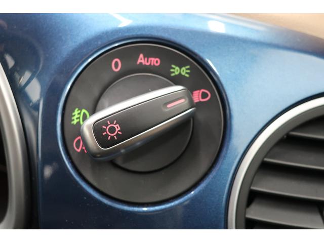 ザ・ビートル デザイン　ブラインドスポットディテクション　ＨＩＤヘッドランプ　純正ナビＴＶ　バックカメラ　ＥＴＣ　前後ドライブレコーダー　１６インチ純正ホイール　記録簿　スペアキー　禁煙車　スマートキー　プッシュスタート（26枚目）