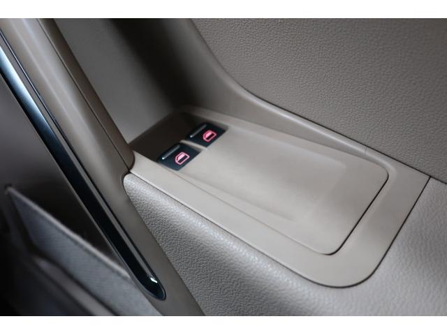 ザ・ビートル デザイン　ブラインドスポットディテクション　ＨＩＤヘッドランプ　純正ナビＴＶ　バックカメラ　ＥＴＣ　前後ドライブレコーダー　１６インチ純正ホイール　記録簿　スペアキー　禁煙車　スマートキー　プッシュスタート（27枚目）