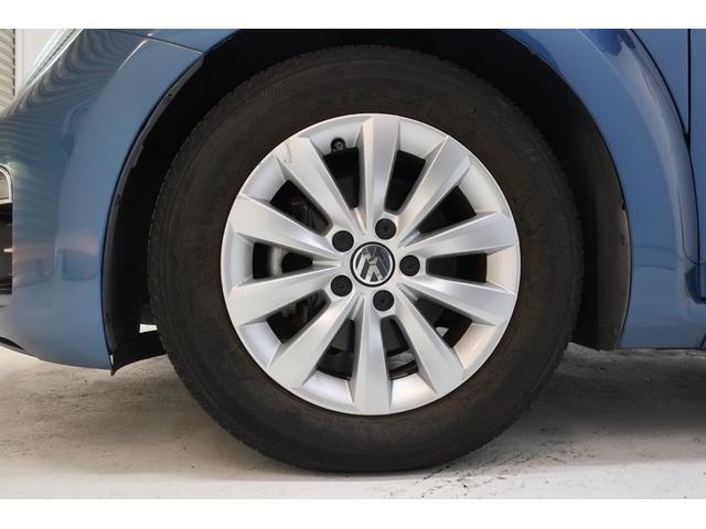 ザ・ビートル デザイン　ブラインドスポットディテクション　ＨＩＤヘッドランプ　純正ナビＴＶ　バックカメラ　ＥＴＣ　前後ドライブレコーダー　１６インチ純正ホイール　記録簿　スペアキー　禁煙車　スマートキー　プッシュスタート（67枚目）