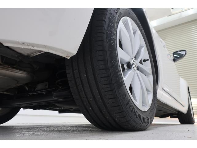 �t�H���N�X���[�Q���́A�����ȎԂł��낤�Ƒ傫�ȎԂł��낤�ƁA�i���ƈ��S���Ɉ�؂̑Ë������܂���B�N���X�𒴂����{�f�B�����A�d���ȃh�A�̕܂艹�́A���ׂĂ̎Ԏ�ɋ��ʂ���h�邬�Ȃ��i���̏؂ł��B