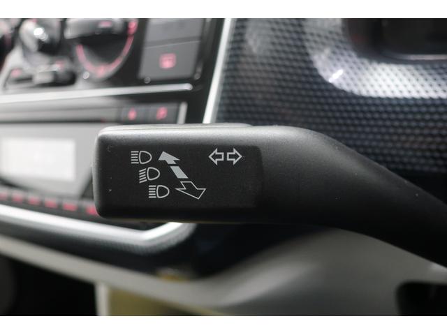 �t�H���N�X���[�Q���́A���x�������̃h�C�c�A�A�E�g�o�[���œO��I�ɒb��������Ă��܂����B������ł̈��|�I�Ȉ��萫�ƗD�ꂽ���s���\�́A�ߍ��Ȋ��Ő��܂ꂽ�u�v�Ԃ����E���̃h���C�o�[�ɑI�΂�闝�R�ł��B