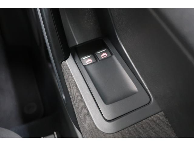 ザ・ビートル デザイン　社外ナビＴＶ　ＥＴＣ　ＨＩＤヘッドランプ　１６インチ純正ホイール　Ｂｌｕｅｔｏｏｔｈオーディオ　フォグランプ　革巻きステアリング　８スピーカー　記録簿　禁煙車（27枚目）