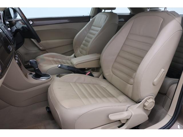 �t�H���N�X���[�Q���́A���x�������̃h�C�c�A�A�E�g�o�[���œO��I�ɒb��������Ă��܂����B������ł̈��|�I�Ȉ��萫�ƗD�ꂽ���s���\�́A�ߍ��Ȋ��Ő��܂ꂽ�u�v�Ԃ����E���̃h���C�o�[�ɑI�΂�闝�R�ł��B