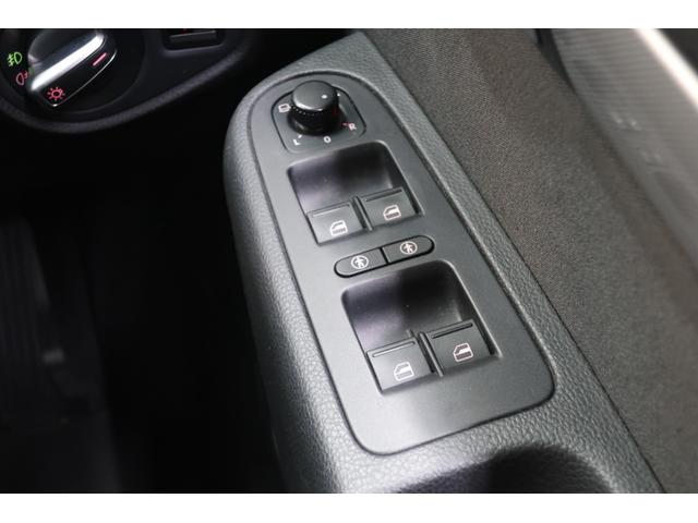 �t�H���N�X���[�Q���́A�����ȎԂł��낤�Ƒ傫�ȎԂł��낤�ƁA�i���ƈ��S���Ɉ�؂̑Ë������܂���B�N���X�𒴂����{�f�B�����A�d���ȃh�A�̕܂艹�́A���ׂĂ̎Ԏ�ɋ��ʂ���h�邬�Ȃ��i���̏؂ł��B