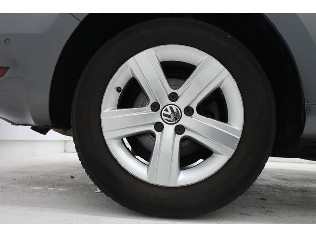 �t�H���N�X���[�Q���́A���x�������̃h�C�c�A�A�E�g�o�[���œO��I�ɒb��������Ă��܂����B������ł̈��|�I�Ȉ��萫�ƗD�ꂽ���s���\�́A�ߍ��Ȋ��Ő��܂ꂽ�u�v�Ԃ����E���̃h���C�o�[�ɑI�΂�闝�R�ł��B