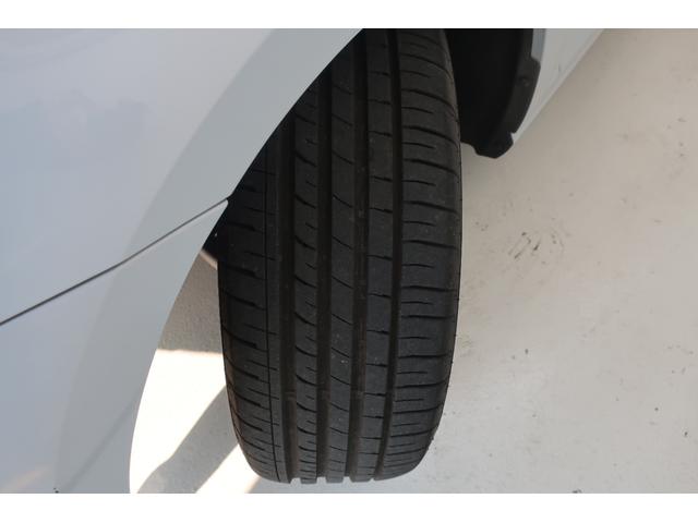 �t�H���N�X���[�Q���́A�����ȎԂł��낤�Ƒ傫�ȎԂł��낤�ƁA�i���ƈ��S���Ɉ�؂̑Ë������܂���B�N���X�𒴂����{�f�B�����A�d���ȃh�A�̕܂艹�́A���ׂĂ̎Ԏ�ɋ��ʂ���h�邬�Ȃ��i���̏؂ł��B