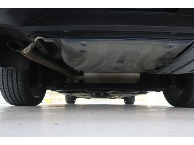 �t�H���N�X���[�Q���́A�����ȎԂł��낤�Ƒ傫�ȎԂł��낤�ƁA�i���ƈ��S���Ɉ�؂̑Ë������܂���B�N���X�𒴂����{�f�B�����A�d���ȃh�A�̕܂艹�́A���ׂĂ̎Ԏ�ɋ��ʂ���h�邬�Ȃ��i���̏؂ł��B