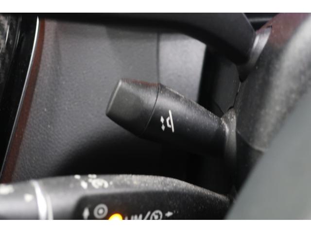 ���x�������̃h�C�c�A�A�E�g�o�[���œO��I�ɒb��������Ă��܂����B������ł̈��|�I�Ȉ��萫�ƗD�ꂽ���s���\�́A�ߍ��Ȋ��Ő��܂ꂽ�Ԃ����E���̃h���C�o�[�ɑI�΂�闝�R�ł��B