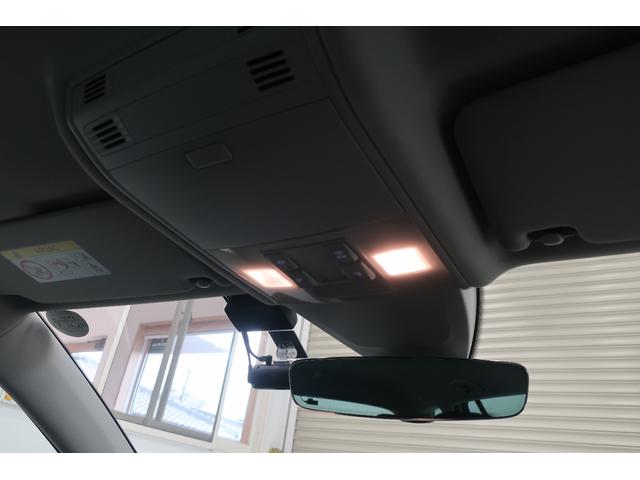 ゴルフヴァリアント ＴＳＩ　コンフォートライン　スマートキー　プッシュスタート　ＬＥＤヘッドランプ　純正ナビＴＶ　バックカメラ　記録簿　ドライブレコーダー　スペアキー　ＡＣＣ　１６インチ純正アルミホイール　ＥＴＣ２．０　レーンキープアシスト（10枚目）