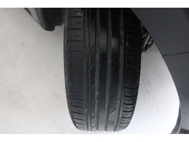 �t�H���N�X���[�Q���́A�����ȎԂł��낤�Ƒ傫�ȎԂł��낤�ƁA�i���ƈ��S���Ɉ�؂̑Ë������܂���B�N���X�𒴂����{�f�B�����A�d���ȃh�A�̕܂艹�́A���ׂĂ̎Ԏ�ɋ��ʂ���h�邬�Ȃ��i���̏؂ł��B