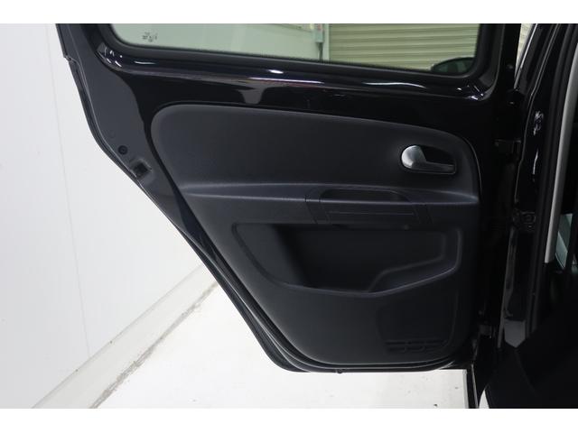 �t�H���N�X���[�Q���́A�����ȎԂł��낤�Ƒ傫�ȎԂł��낤�ƁA�i���ƈ��S���Ɉ�؂̑Ë������܂���B�N���X�𒴂����{�f�B�����A�d���ȃh�A�̕܂艹�́A���ׂĂ̎Ԏ�ɋ��ʂ���h�邬�Ȃ��i���̏؂ł��B