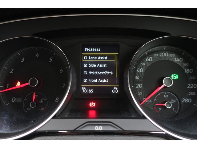 �t�H���N�X���[�Q���́A���x�������̃h�C�c�A�A�E�g�o�[���œO��I�ɒb��������Ă��܂����B������ł̈��|�I�Ȉ��萫�ƗD�ꂽ���s���\�́A�ߍ��Ȋ��Ő��܂ꂽ�u�v�Ԃ����E���̃h���C�o�[�ɑI�΂�闝�R�ł��B