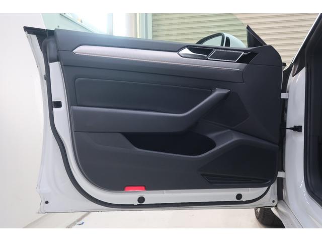 �t�H���N�X���[�Q���̓C���^�[�i�V���i���E�G���W���E�J�[�E�I�u�E�U�E�C���[����{�J�[�E�I�u�E�U�E�C���[�Ȃǐ��E�ł����{�ł������]�����󂯂Ă��܂��B�A���Ԃ����߂ĂƂ������ɑ����I�΂�Ă��܂��I