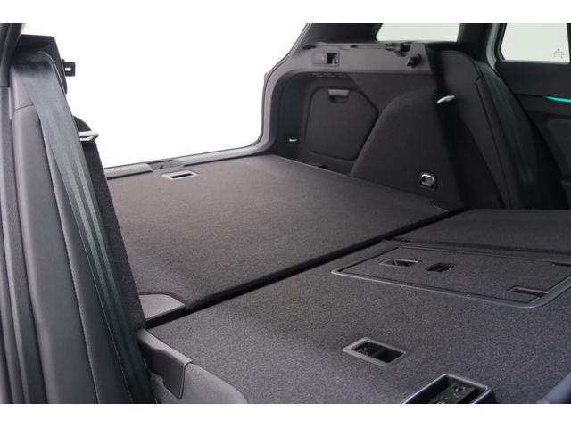 �t�H���N�X���[�Q���́A�����ȎԂł��낤�Ƒ傫�ȎԂł��낤�ƁA�i���ƈ��S���Ɉ�؂̑Ë������܂���B�N���X�𒴂����{�f�B�����A�d���ȃh�A�̕܂艹�́A���ׂĂ̎Ԏ�ɋ��ʂ���h�邬�Ȃ��i���̏؂ł��B