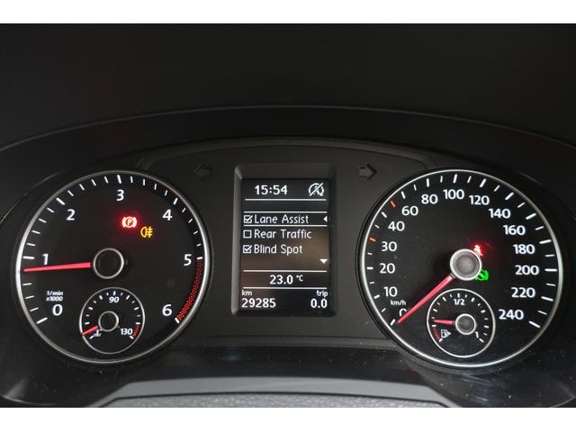 �t�H���N�X���[�Q���́A���x�������̃h�C�c�A�A�E�g�o�[���œO��I�ɒb��������Ă��܂����B������ł̈��|�I�Ȉ��萫�ƗD�ꂽ���s���\�́A�ߍ��Ȋ��Ő��܂ꂽ�u�v�Ԃ����E���̃h���C�o�[�ɑI�΂�闝�R�ł��B