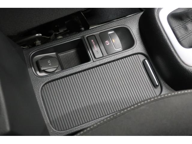 ＴＳＩ　コンフォートライン　純正ナビＴＶ　バックカメラ　ＡＣＣ　ＥＴＣ　記録簿　スペアキー　１６インチ純正ホイール　スマートキー　プッシュスタート　ＨＩＤヘッドランプ　Ｂｌｕｅｔｏｏｔｈ　ＵＳＢ端子　両側電動スライドドア（画像22）