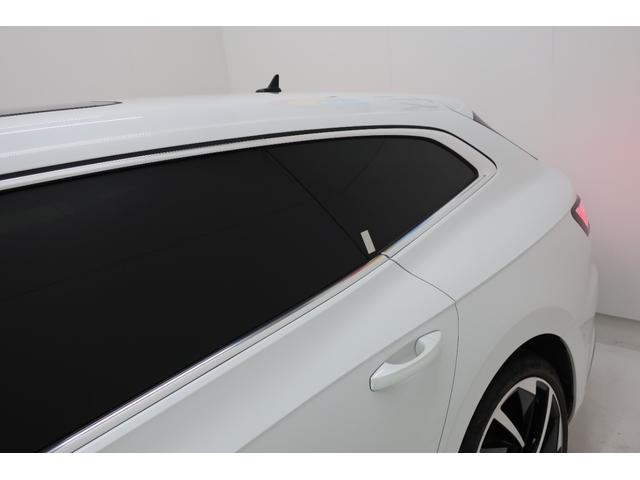ＴＳＩ　４モーション　Ｒラインアドバンス　パノラマスライディングルーフ　ＨａｒｍａｎＫａｒｄｏｎプレミアムサウンドシステム　２０インチ純正アルミホイール　ドライブレコーダー　ＥＴＣ　ＬＥＤヘッドランプ　革シート　パワーバックドア（画像62）