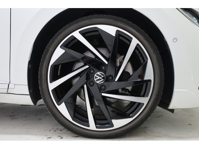 ＴＳＩ　４モーション　Ｒラインアドバンス　パノラマスライディングルーフ　ＨａｒｍａｎＫａｒｄｏｎプレミアムサウンドシステム　２０インチ純正アルミホイール　ドライブレコーダー　ＥＴＣ　ＬＥＤヘッドランプ　革シート　パワーバックドア（画像64）