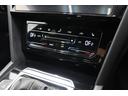 ＴＳＩ　４モーション　Ｒラインアドバンス　ワンオーナー　パノラマスライディングルーフ　革シート　純正ナビ　バックカメラ　ＨａｒｍａｎＫａｒｄｏｎプレミアムサウンド　２０インチ純正ホイール　ＬＥＤヘッドランプ　シートヒーター　記録簿　禁煙車（19枚目）