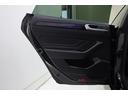 ＴＳＩ　４モーション　Ｒラインアドバンス　ワンオーナー　パノラマスライディングルーフ　革シート　純正ナビ　バックカメラ　ＨａｒｍａｎＫａｒｄｏｎプレミアムサウンド　２０インチ純正ホイール　ＬＥＤヘッドランプ　シートヒーター　記録簿　禁煙車（72枚目）