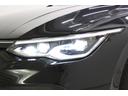 フォルクスワーゲンは、小さな車であろうと大きな車であろうと、品質と安全性に一切の妥協をしません。クラスを超えたボディ剛性、重厚なドアの閉まり音は、すべての車種に共通する揺るぎない品質の証です。