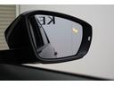 フォルクスワーゲンは、小さな車であろうと大きな車であろうと、品質と安全性に一切の妥協をしません。クラスを超えたボディ剛性、重厚なドアの閉まり音は、すべての車種に共通する揺るぎない品質の証です。