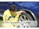当社の取扱い車両は、第三者検査専門機関AISによる300項目以上の厳格な検査をクリアしています。車両には公正な評価点と品質評価書が発行され、お客様に心から安心できるお車選びを提供します。