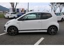当店には「中古自動車販売士」の資格を持つスタッフが在籍しています。中古車に関する専門知識を活かし、お客様の疑問や不安に丁寧にお応えしながら、安心・納得の一台選びをサポートいたします。