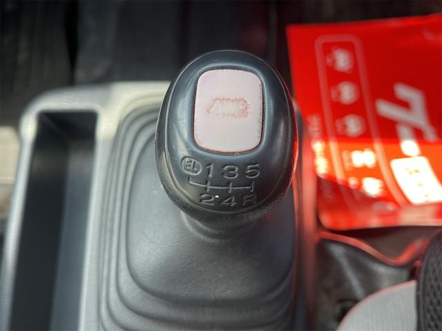 ＴＢ　４ＷＤ　軽トラック　ＭＴ　エアコン　パワーステアリング　運転席エアバッグ(33枚目)