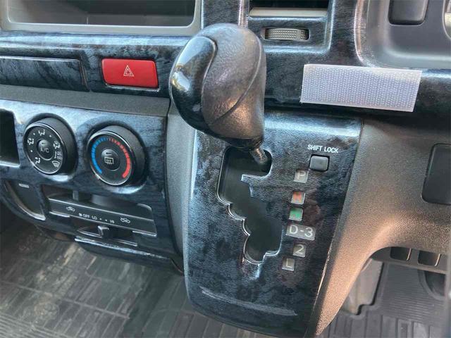 ハイエースバン 　両側スライドドア　ＡＴ　アルミホイール　エアコン　パワーステアリング　パワーウィンドウ　運転席エアバッグ　助手席エアバッグ（7枚目）