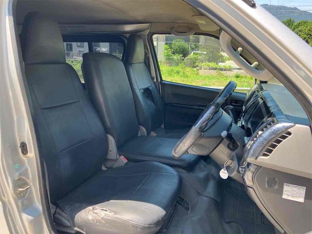 ハイエースバン 　両側スライドドア　ＡＴ　アルミホイール　エアコン　パワーステアリング　パワーウィンドウ　運転席エアバッグ　助手席エアバッグ（29枚目）