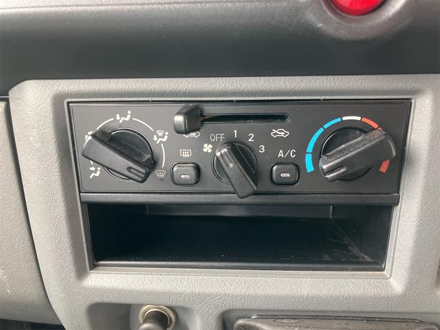 ミニキャブバン 　軽バン　ＡＴ　両側スライドドア　エアコン　パワーステアリング　運転席エアバッグ　助手席エアバッグ（4枚目）