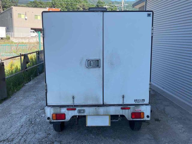 キャリイトラック  軽トラック AT エアコン パワーステアリング 運転席エアバッグ(8枚目)