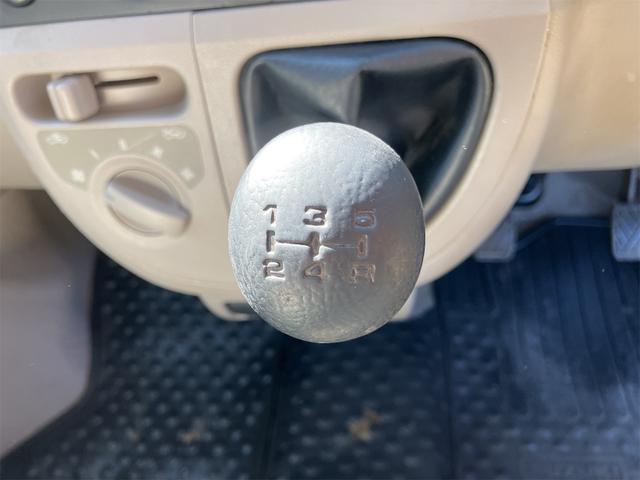 発進時や後退時に必ず操作するレバーです。操作のしやすさが肝になってきます。ぜひ一度体感してください。