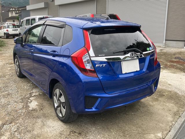 フィットハイブリッド Fパッケージ ハイブリッド ETC バックカメラ ナビ TV クリアランスソナー スマートキー 電動格納ミラー AT 盗難防止システム 衝突安全ボディ CD USB Bluetooth ABS ESC エアコン(16枚目)