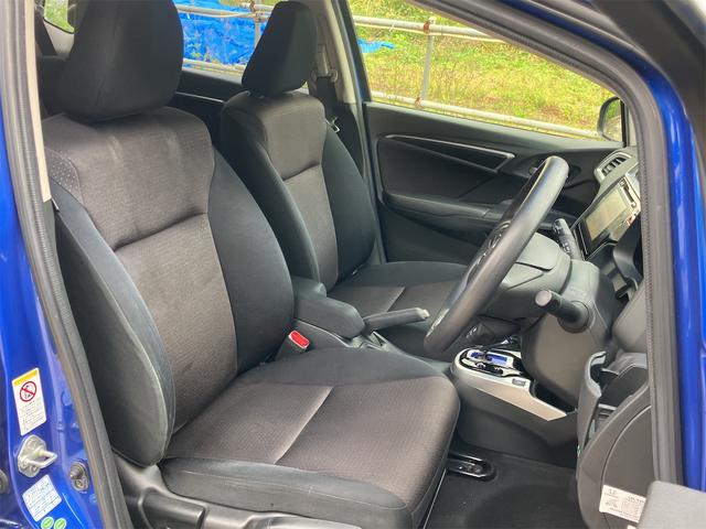 フィットハイブリッド Fパッケージ ハイブリッド ETC バックカメラ ナビ TV クリアランスソナー スマートキー 電動格納ミラー AT 盗難防止システム 衝突安全ボディ CD USB Bluetooth ABS ESC エアコン(32枚目)