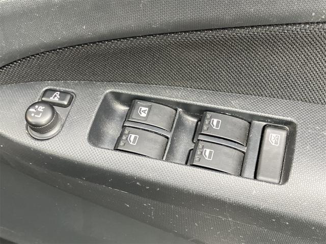 �p���[�E�B���h�E�̃X�C�b�`�ł���B�^�]�Ȃɋ��Ȃ��瑋���J���߂̃R���g���[���ł��܂���B