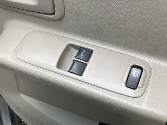 �p���[�E�B���h�E�̃X�C�b�`�ł���B�^�]�Ȃɋ��Ȃ��瑋���J���߂̃R���g���[���ł��܂���B