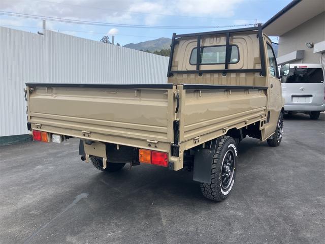 タウンエーストラック 　ＡＴ　ＥＴＣ　ナビ　ＴＶ　アルミホイール　エアコン　運転席エアバッグ　助手席エアバッグ　ＣＤ　ＤＶＤ再生　ＵＳＢ　Ｂｌｕｅｔｏｏｔｈ（7枚目）